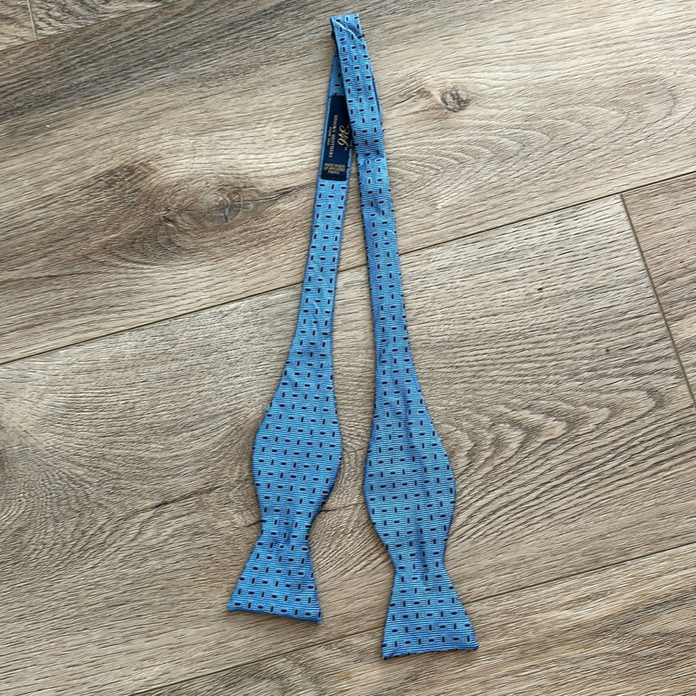 Men’s bow tie